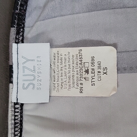 Suzyshier Halter Top - Picture 4 of 5